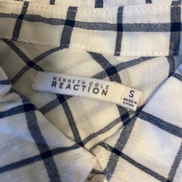 Woman’s white and navy flannel - Picture 2 of 2